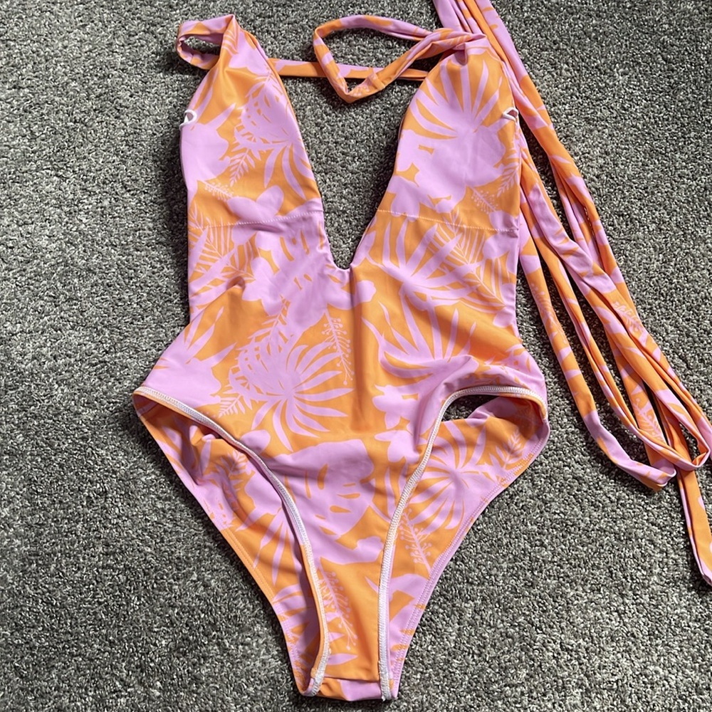 Pink Lily bathing suit, size Lg - Picture 9 of 11